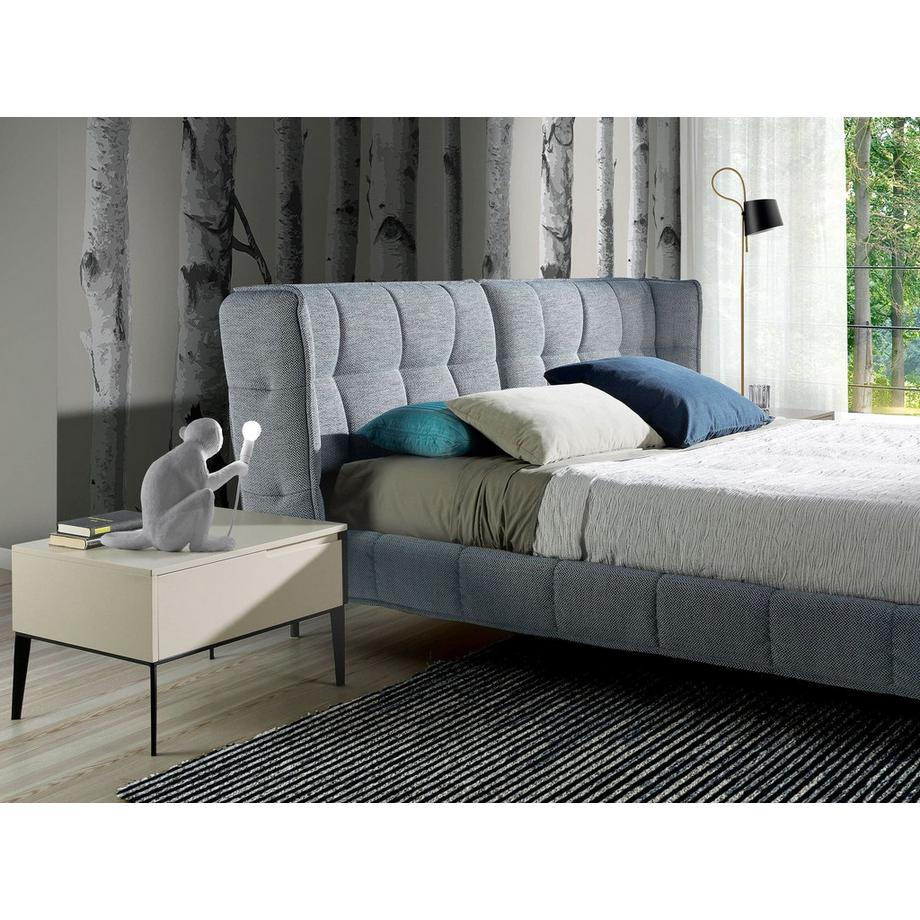 ANGEL CERDA Lit matelassé en tissu bleu et blanc  