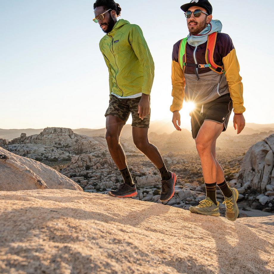 Darn Tough Vermont  Calze Uomo Mi-Peso in Lana Merino con Fantasia Foresta 