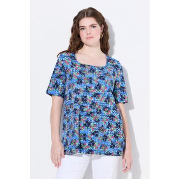 T-shirt classica con fragole, scollo rettangolare e mezze maniche