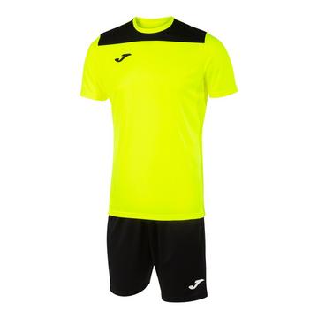 set aus trikot und shorts