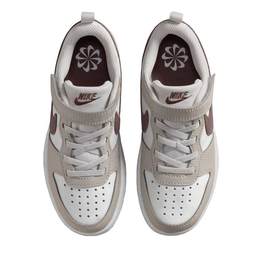 NIKE Baskets Court Borough avec Semelle Cup  