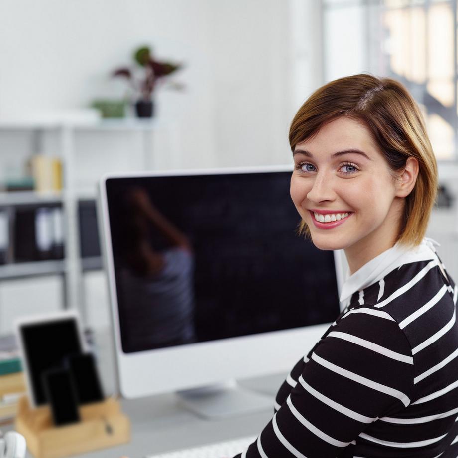 B2X  Ladestation aus Bambus 