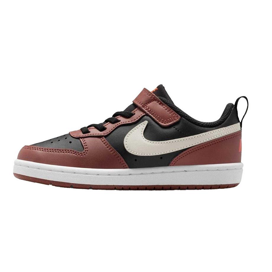 NIKE Baskets Court Borough avec Semelle Cup  