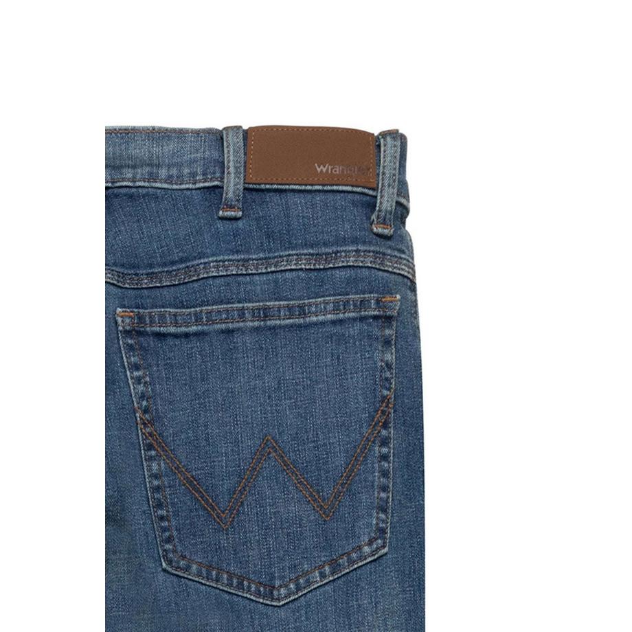 Wrangler Authentic Straight Regular Fit Jeans  