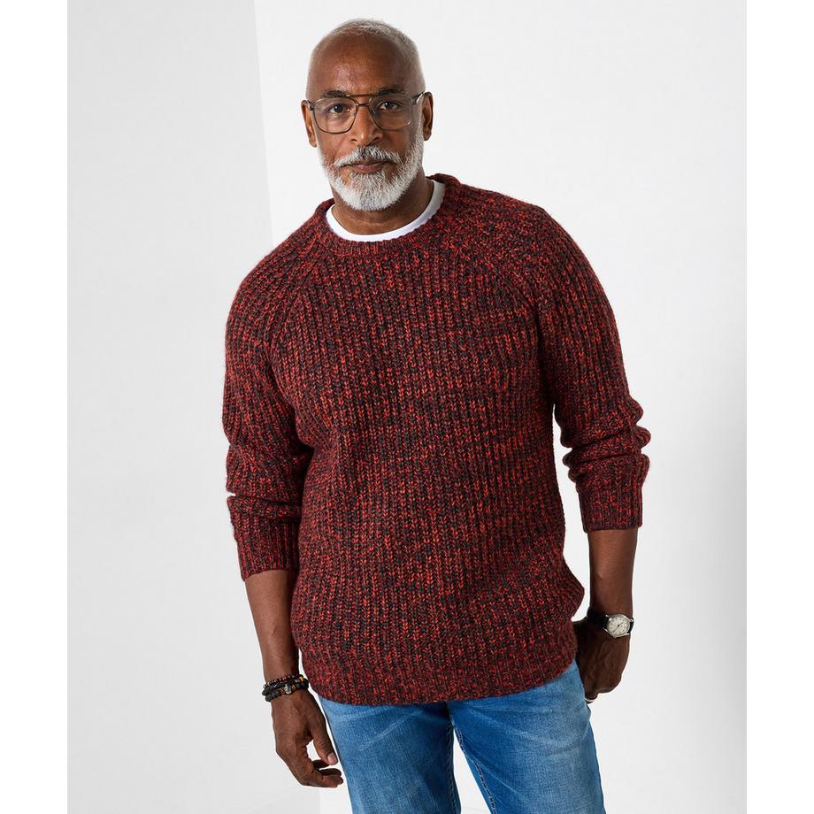 Grob gestrickter Rippenpullover