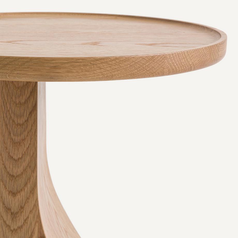 AM.PM Beistelltisch aus massiver Eiche und Furnier  