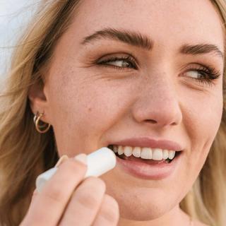 Coola  Lippenbalsam Classic Liplux Originalformel SPF30 