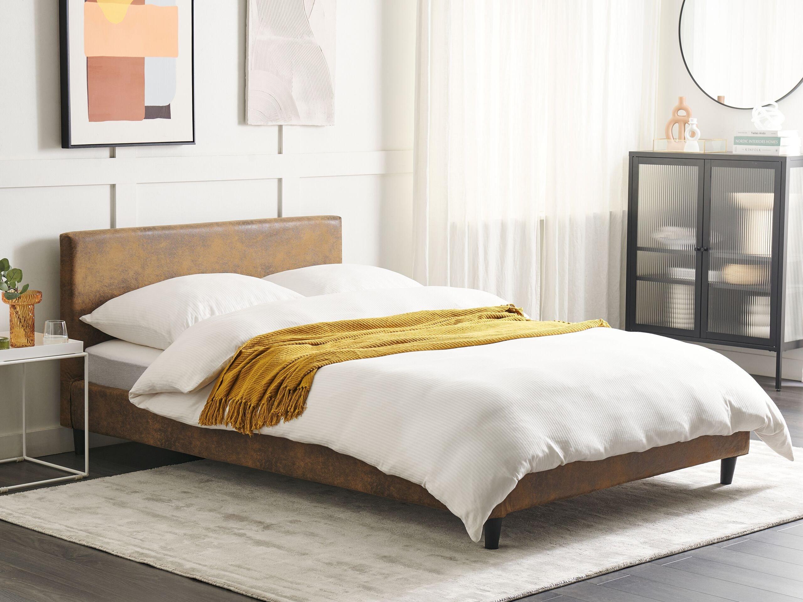 Beliani Bett mit Lattenrost aus Kunstleder Retro FITOU  