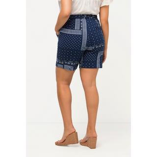 Ulla Popken  Shorts di felpa modello Rose con stampa vintage, cintura elastica e cintura da annodare 