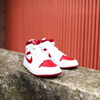 NIKE  Air Jordan 1 - Mid Reverse Chicago 