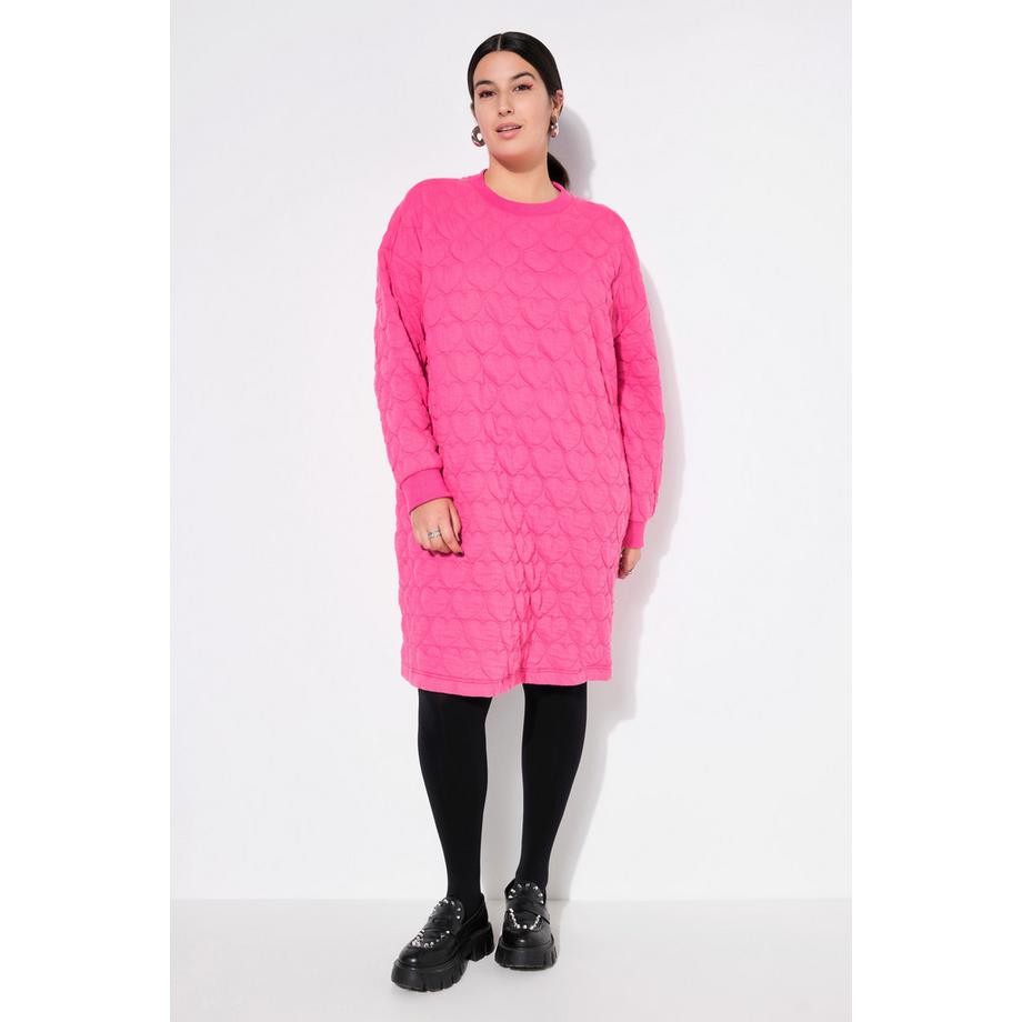 Studio Untold Robe mini en molleton oversize matelassée cœurs  