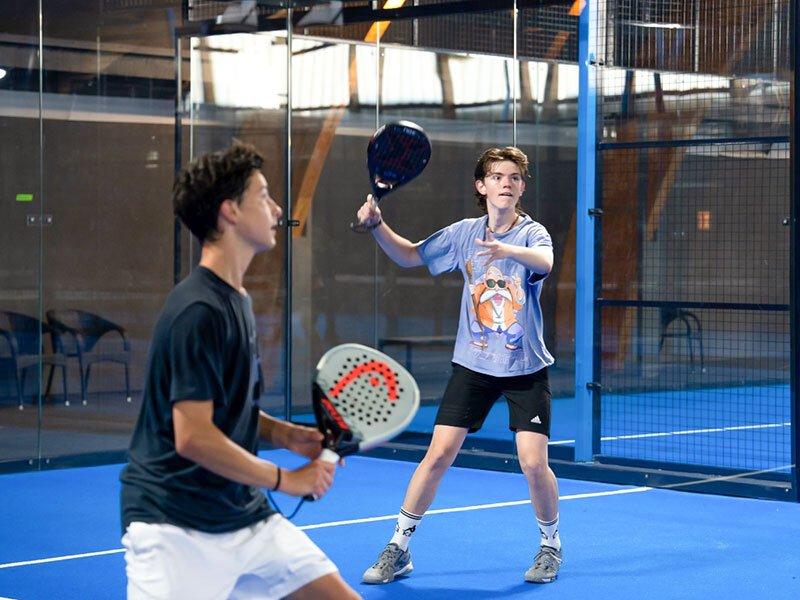 Smartbox  Padel-Session mit Schlägern und Bällen für 2 Personen in der Nähe von Zürich - Geschenkbox 