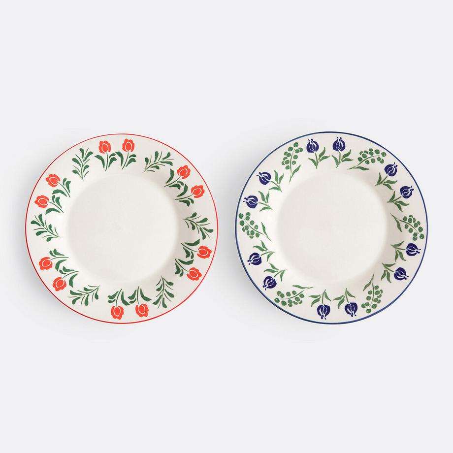 Lot de 4 assiettes plates en porcelaine