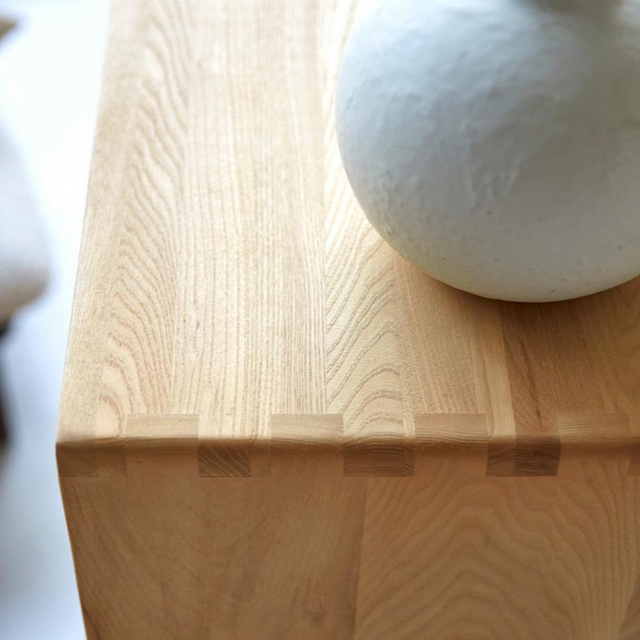 Tikamoon Colonna bassa in olmo massello e rattan Luis  