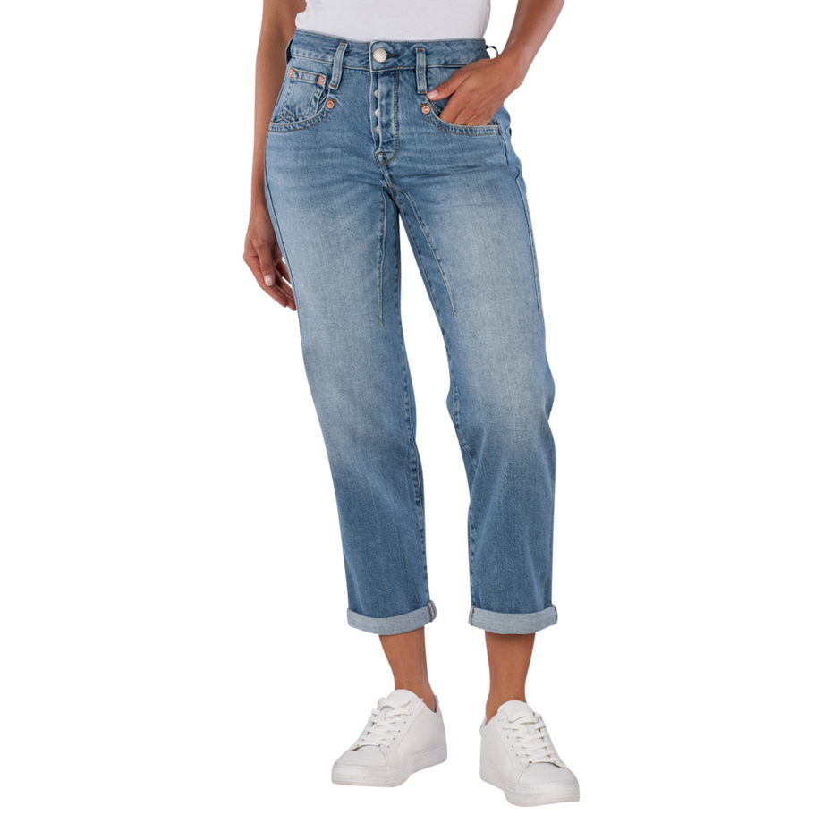 Shyra Tap Boyfriend Fit