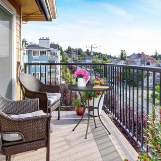 B2X Table de jardin avec trou pour parasol  