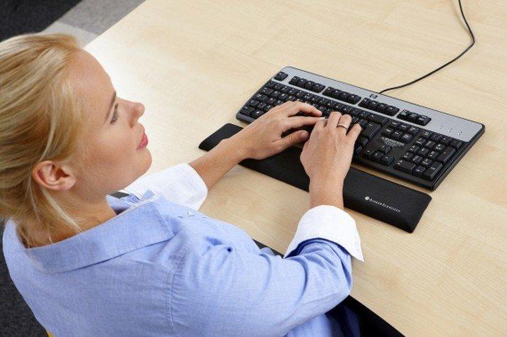 Bakker Elkhuizen  BakkerElkhuizen Trapezium Ergo Wrist Rest Standard 