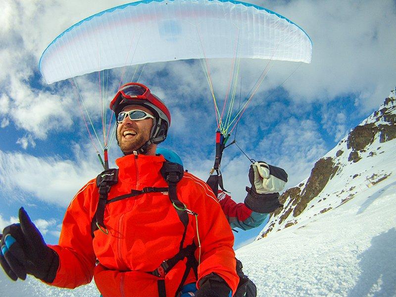 Smartbox  25 Min. Tandem-Gleitschirmflug in den Schweizer Alpen - Geschenkbox 