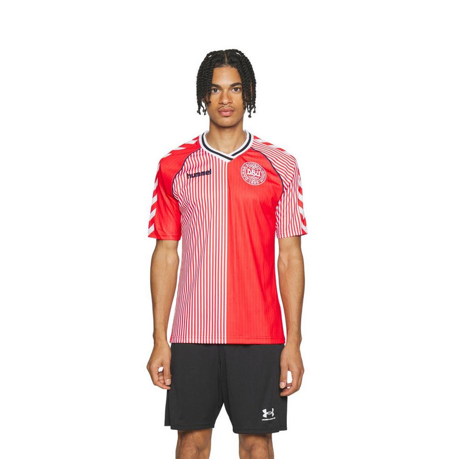 Hummel Fussballtrikot mit Streifenmuster  