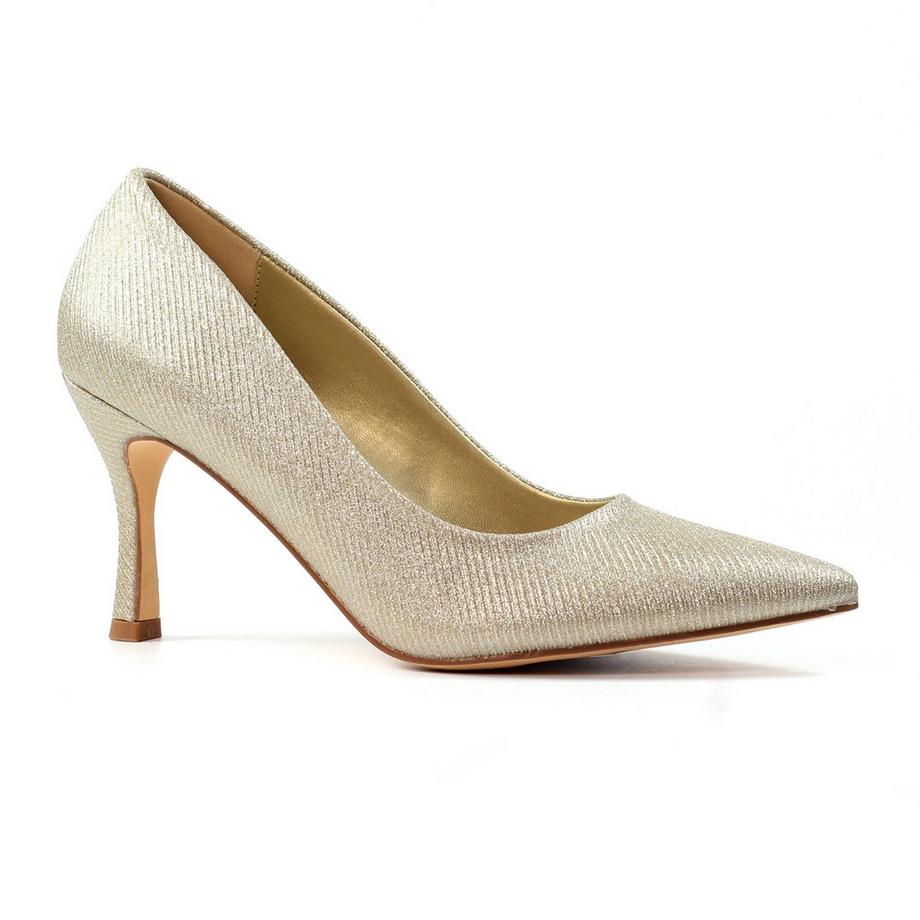 Romance Pumps