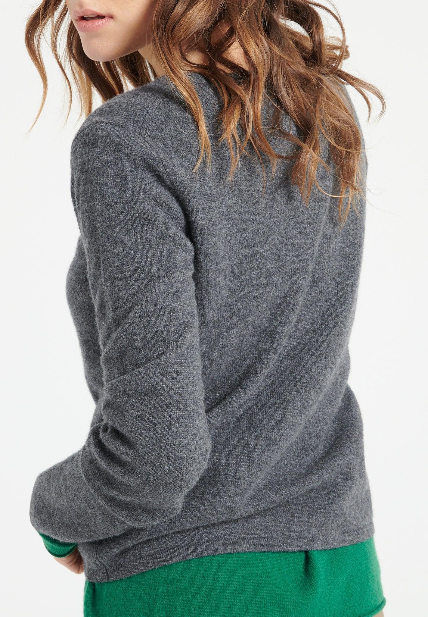 Studio Cashmere8  LILLY 1 Pullover mit tailliertem Rundhalsausschnitt - 100% Kaschmir 