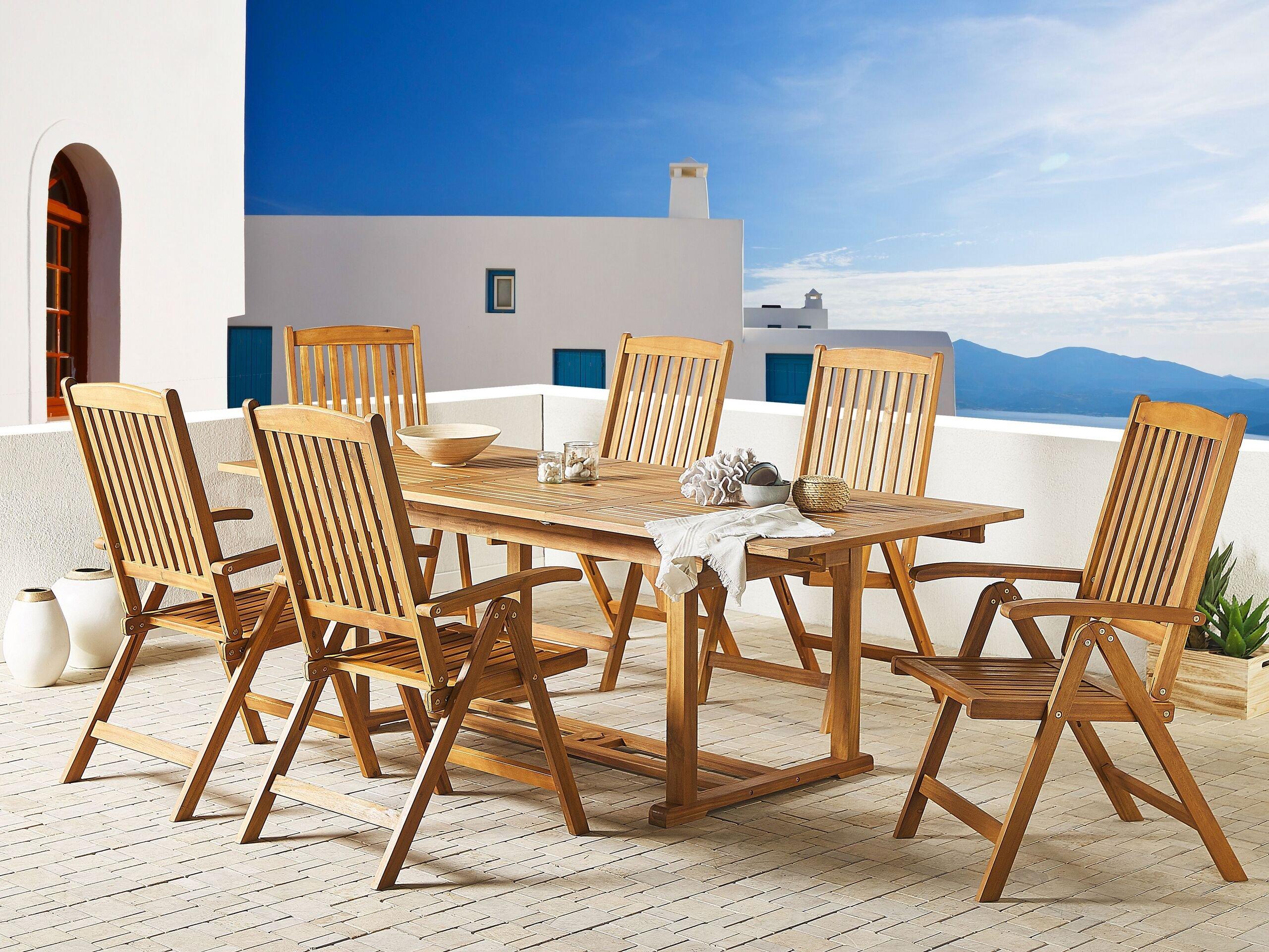 Beliani Table avec chaises et parasol en Acacia Traditionnel JAVA  