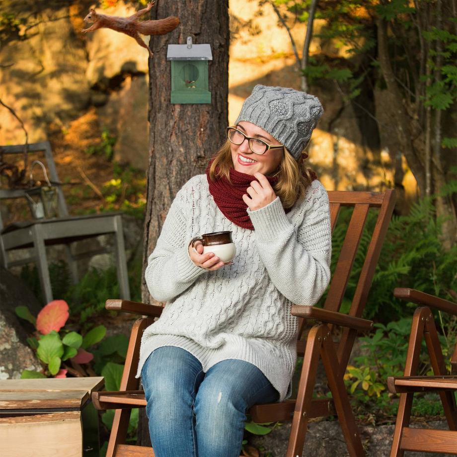 B2X  Eichhörnchenfutterhaus Metalldach 