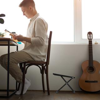 B2X Chitarra poggiapiedi  