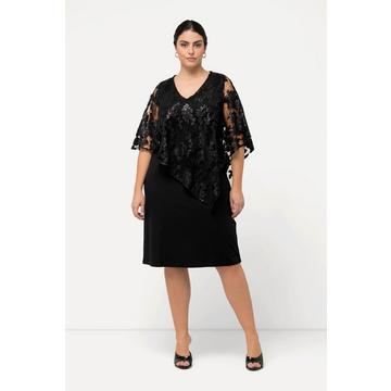 Robe avec jeté en dentelle et sequins. Décolleté en V et manches 3/4