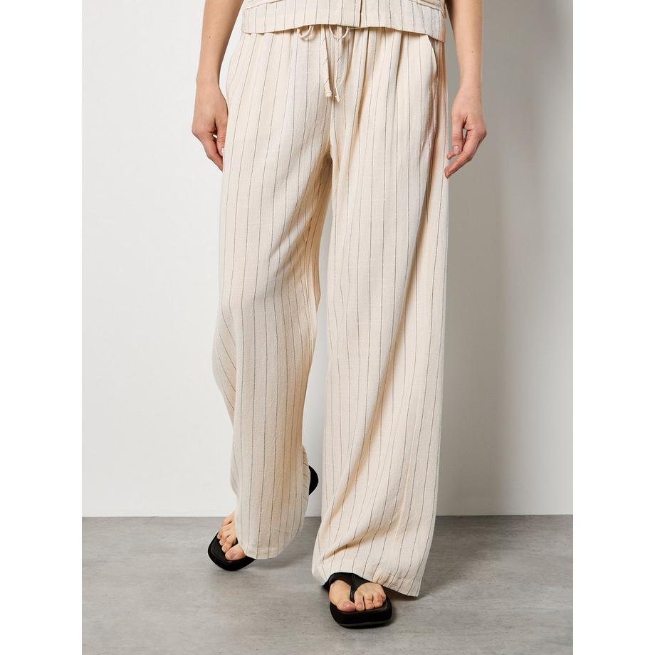 Pantalon large en lin mélangé à fines rayures