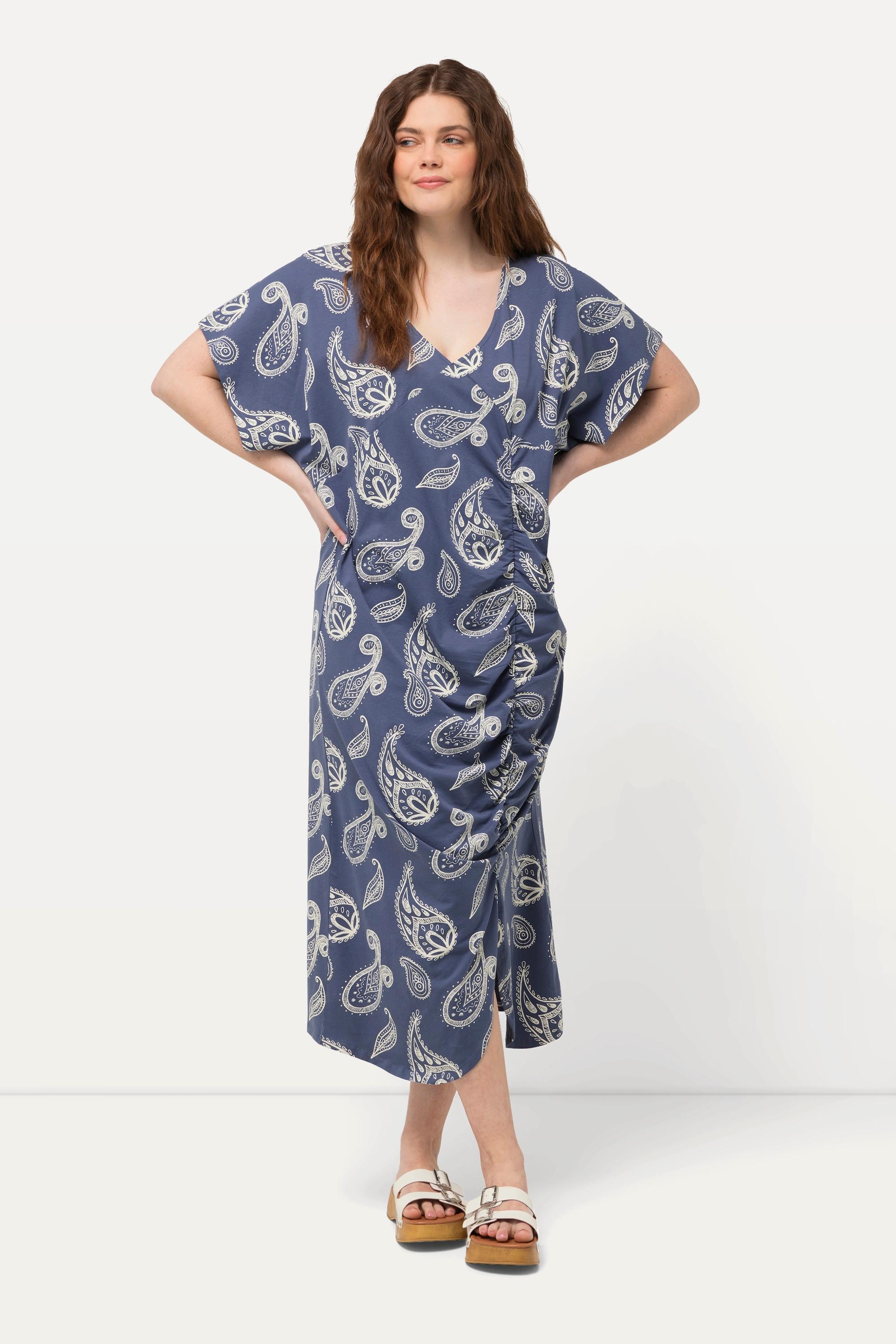 Ulla Popken  Robe midi en coton bio à motif cachemire, décolleté en V et manches courtes 