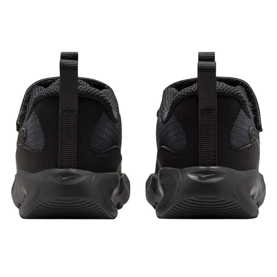 NIKE Nova Sneaker  