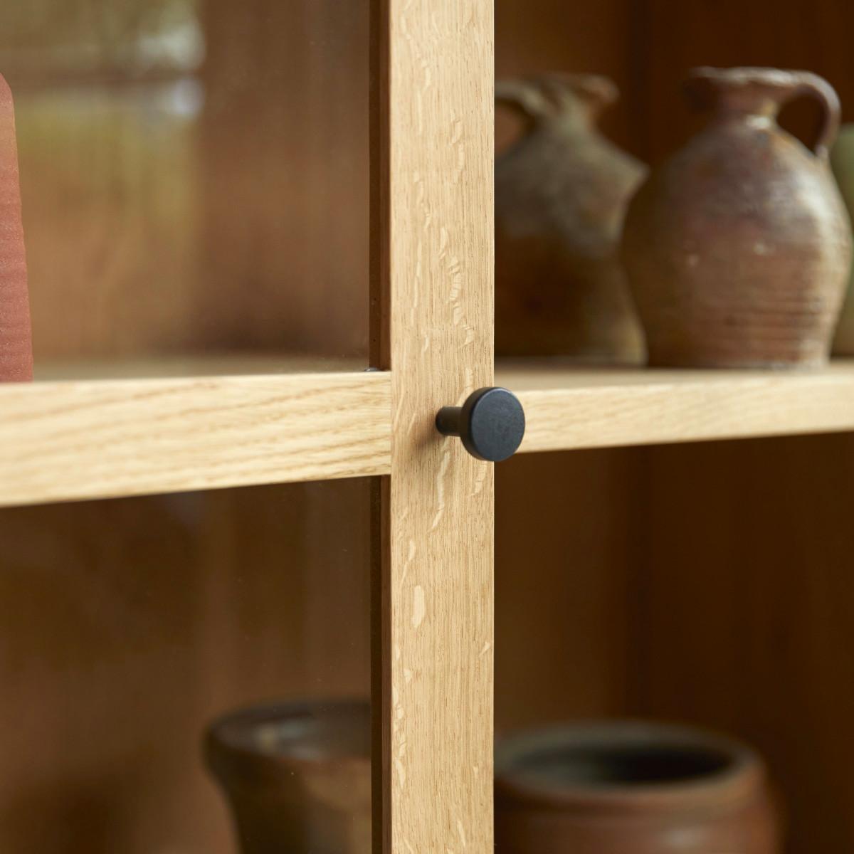 Tikamoon Vitrine basse en chêne massif Babeth  