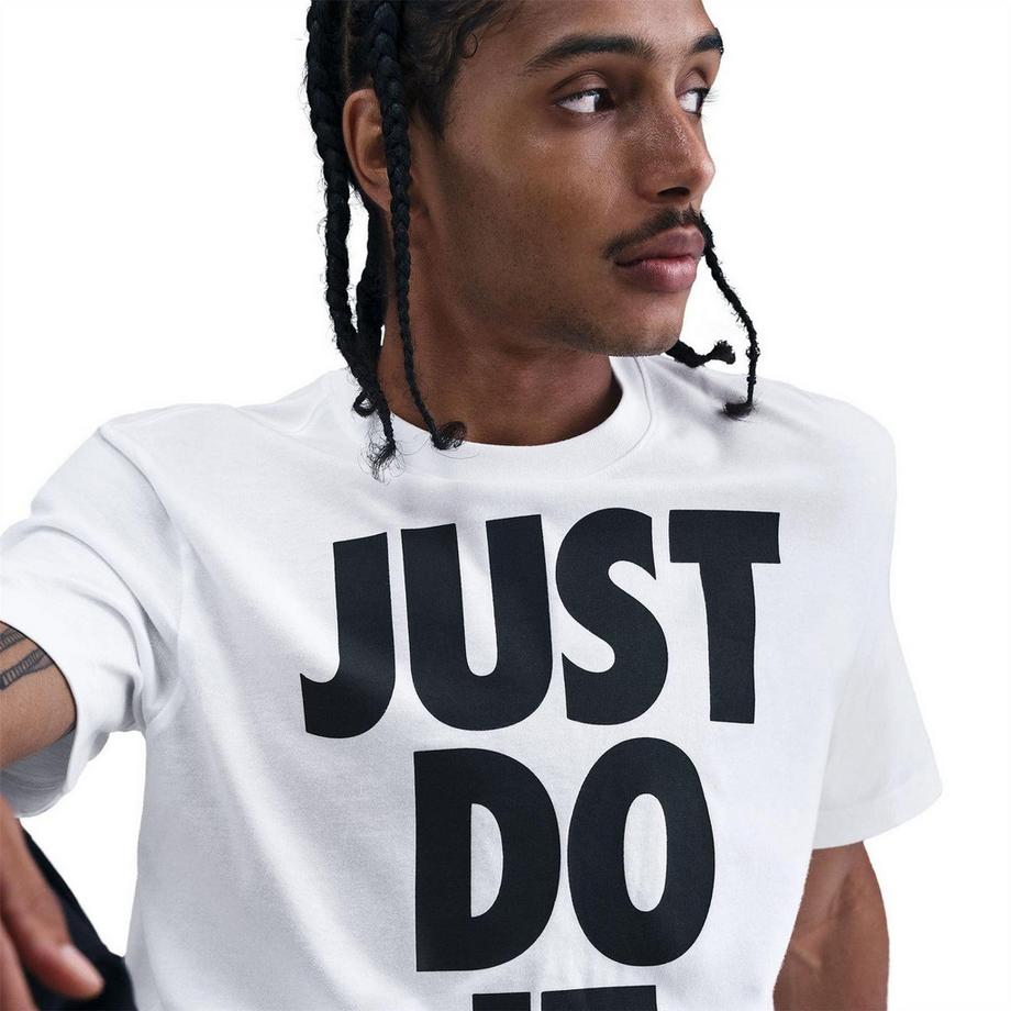 NIKE T-Shirt Sportswear Club Léger  
