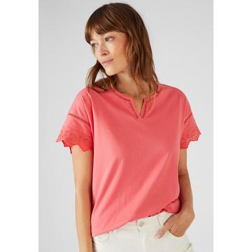 Tee-shirt broderies anglaises en pur coton biologique.