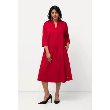 Robe midi point de Rome, manches 3/4, col calice et décolleté en V