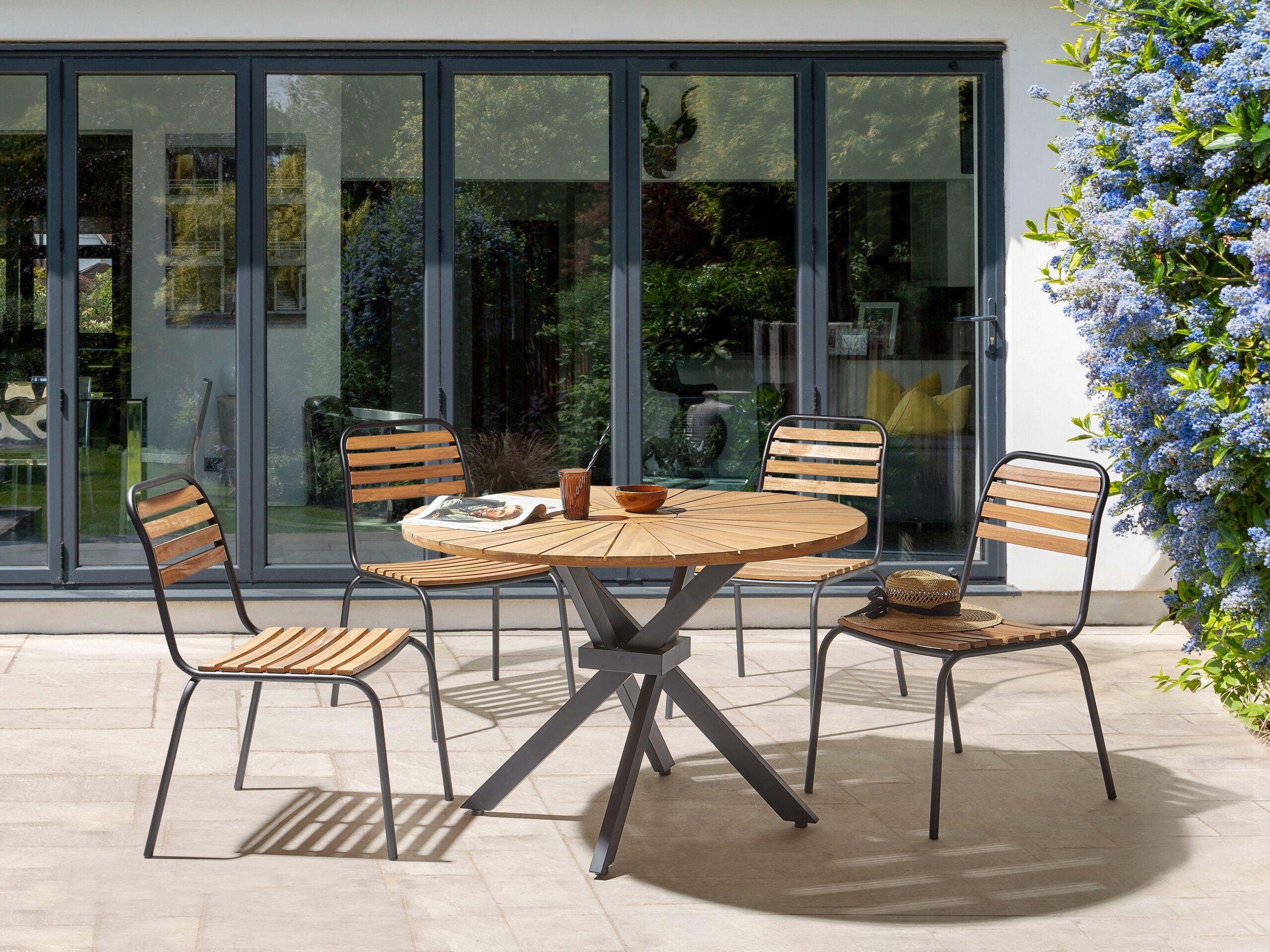 Beliani Table de salle à manger de jardin en Acacia Moderne CISSONE  