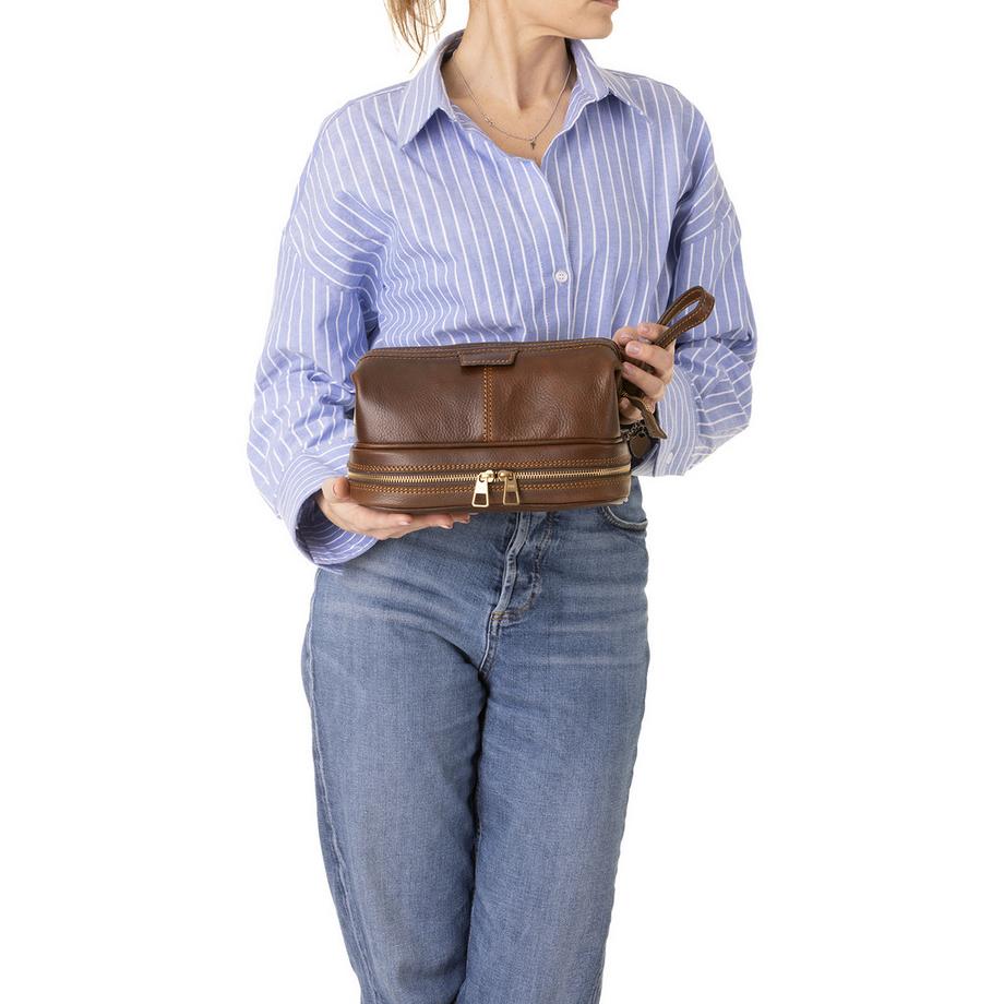 Viola Castellani Pochette  