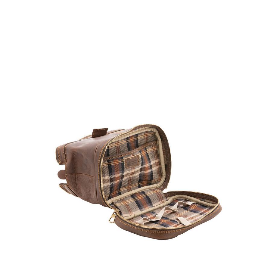 Viola Castellani Pochette  