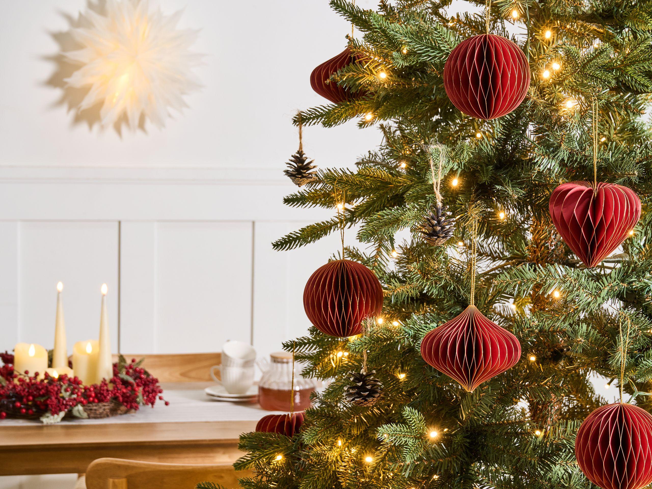 Beliani Set di 18 decorazioni per l'albero di Natale en Carta Classico SUSA  