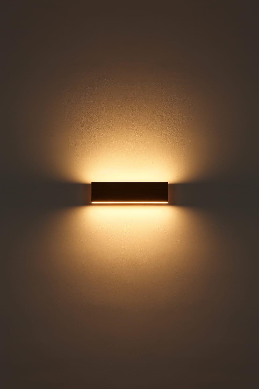 mutoni Applique murale Siegfried métal aspect bois LED  