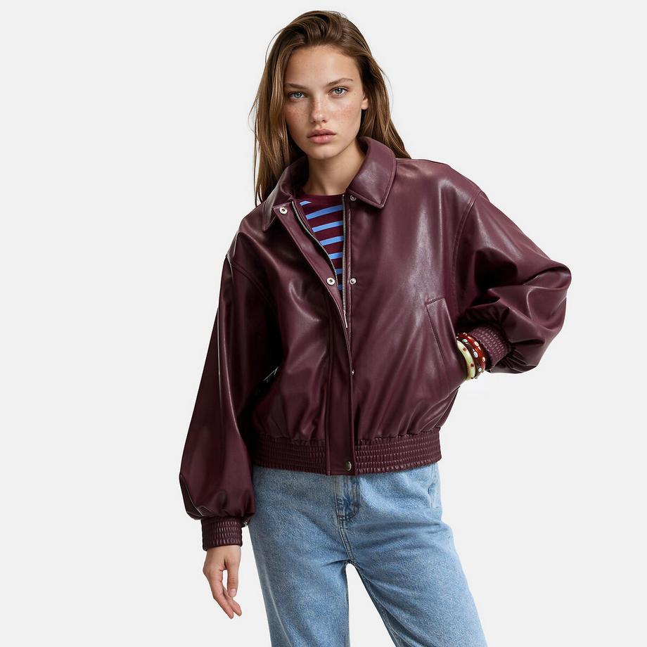 Kurze Jacke aus Kunstleder