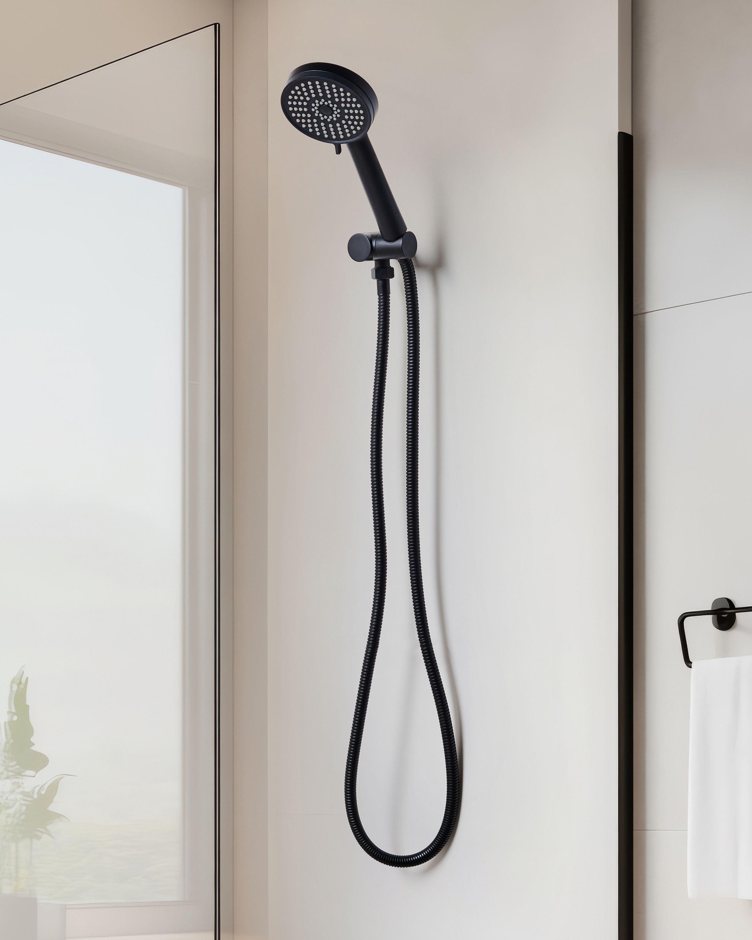 Beliani Duschkopf mit Schlauch aus ABS (robuster Kunststoff) Klassisch SURIPA  