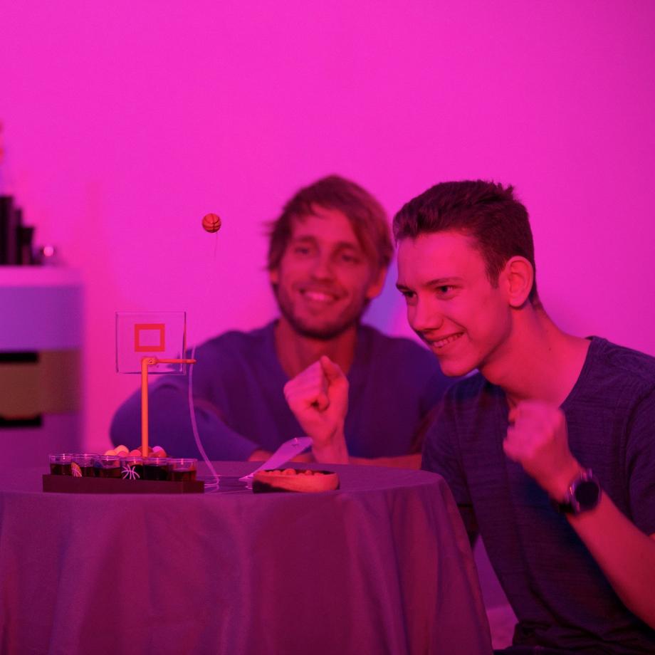 B2X  Trinkspiel mit Basketball 