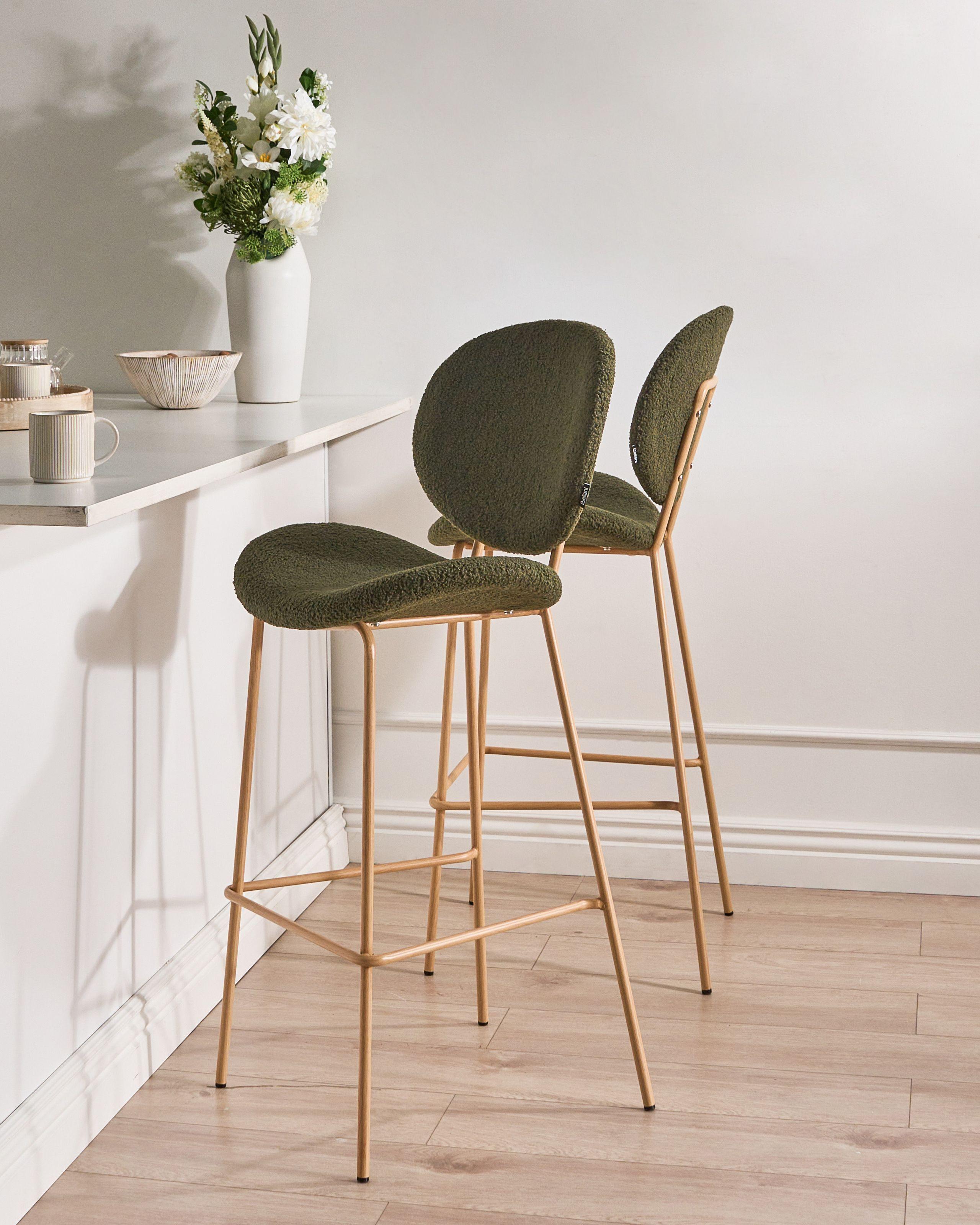 Beliani Lot de 2 chaises de bar en Bouclé Moderne LUANA  