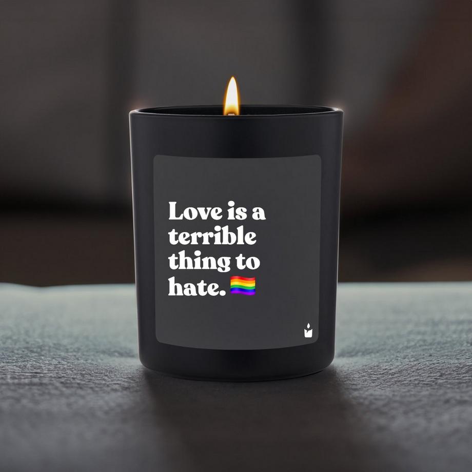 CandleHand Duftkerze Flowery Love is a terrible thing to hate.  