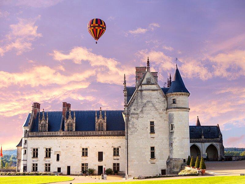 Smartbox  Vol en montgolfière en famille au cœur de la Touraine avec dégustation et visite de cave - Coffret Cadeau 