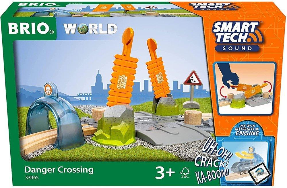 BRIO  World Smart Tech Sound Gefährlicher Bahnübergang 