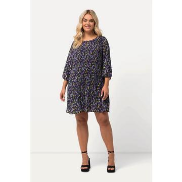Robe courte plissée, fleurs, col rond, manches 3/4