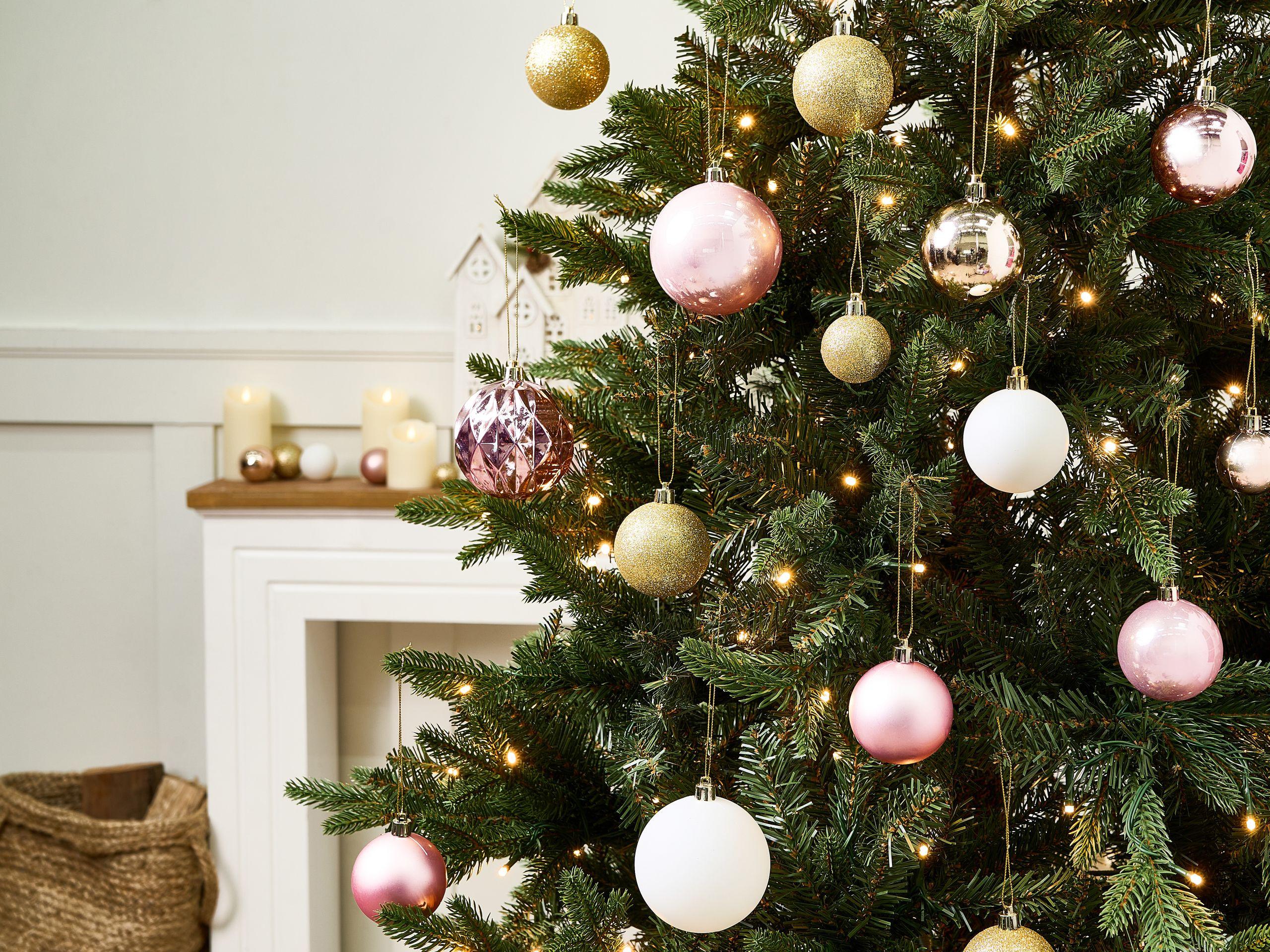 Beliani Lot de 114 boules en Matière synthétique Traditionnel GJENDE  